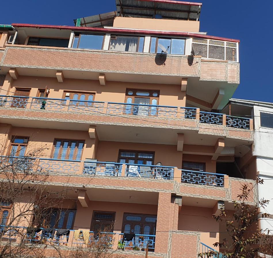 Hotel Pushpanjal And Banquet Pithoragarh Bagian luar foto